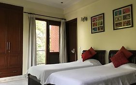 Bed And Breakfast Saket Delhi 3*